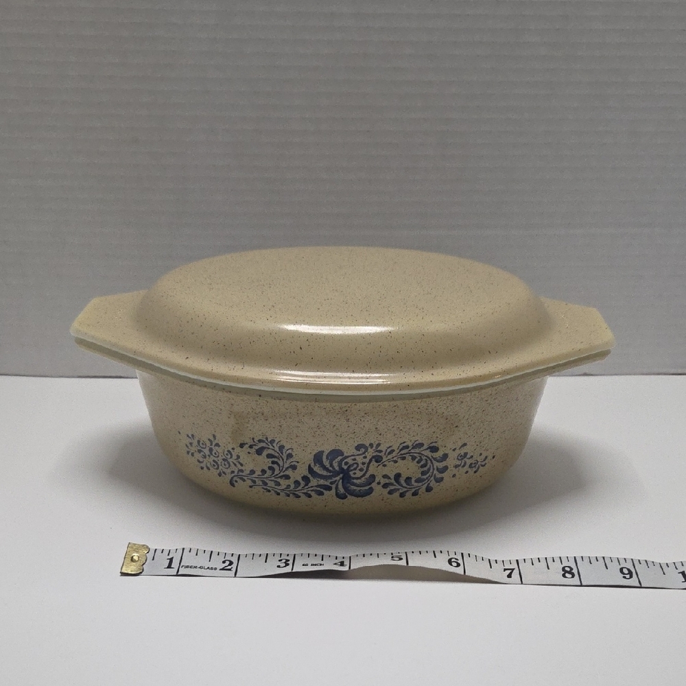 Vintage 1976 Pyrex Blue Homestead Pattern 1 1/2 Quart Casserole Baking Dish